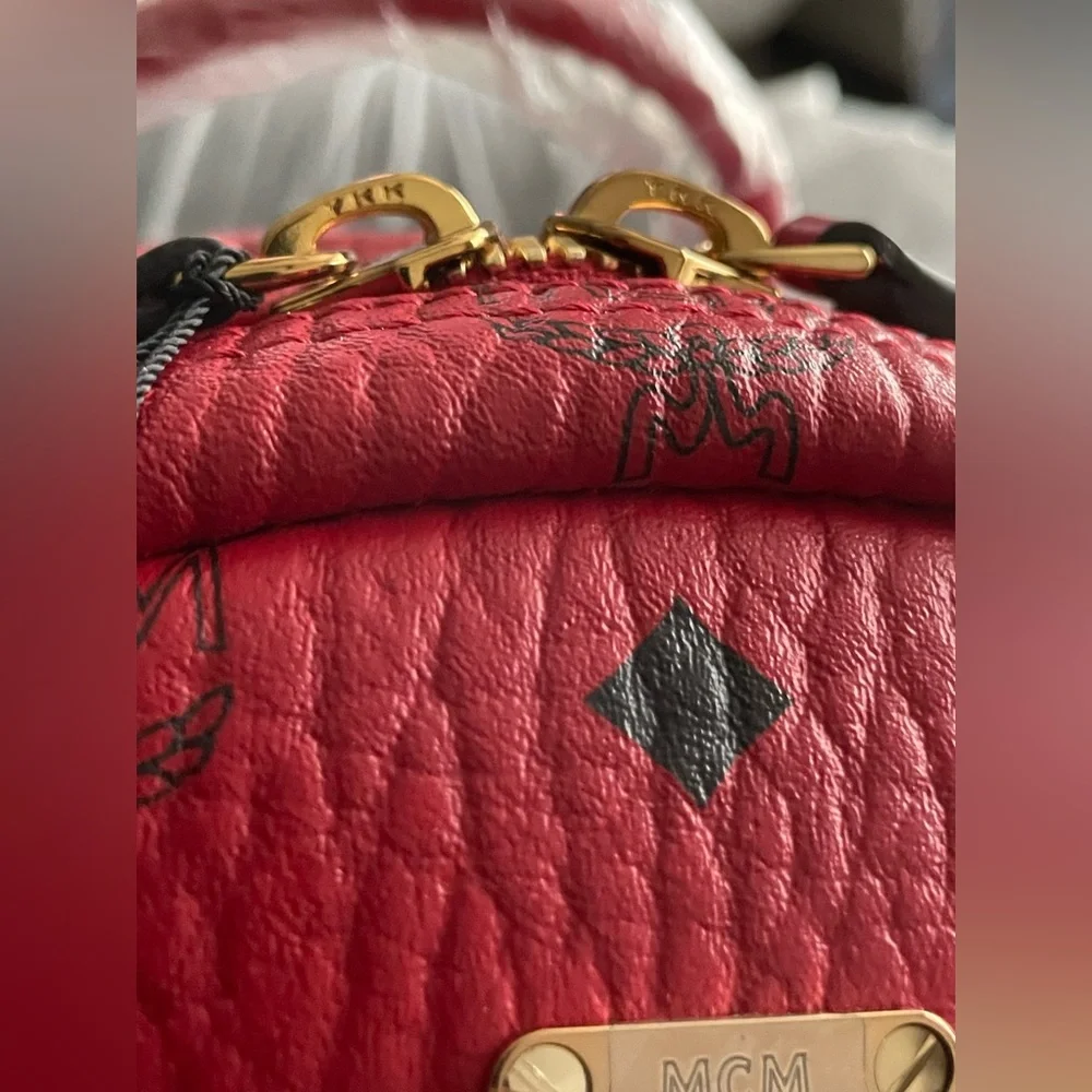 MCM VISETOS SMALL STARK SIGNATURE MONOGRAM LOGO BACKPACK BOOKBAG RUBY RED $720 - Picture 14 of 16